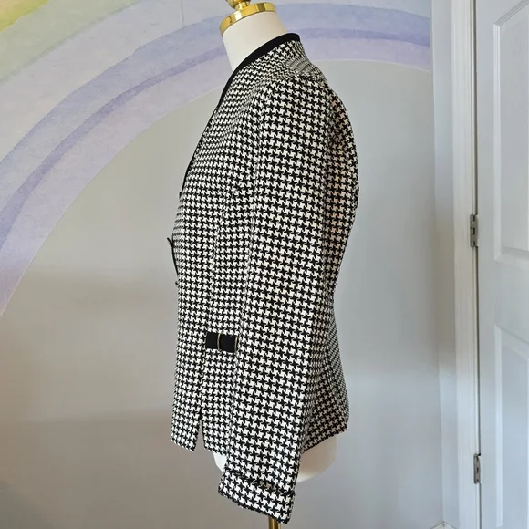 Virgo Petite | Size 12p | Black & White Houndstooth Blazer - Picture 4 of 7